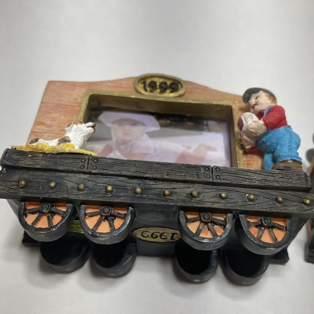 2 Home Towne Express‎ 1999 toy express train car  sports & Photo Express NOS